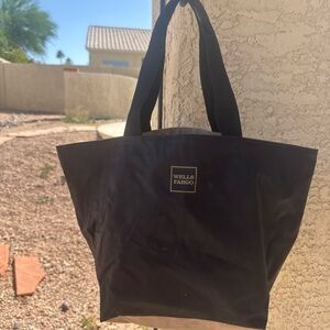 Wells Fargo Black Logo Tote Bag Zipper U10